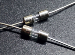 Pojistka F0,5A do plošných spojů skleněná 3x10mm