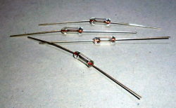 Pojistka F1A do plošných spojů skleněná 3x10mm